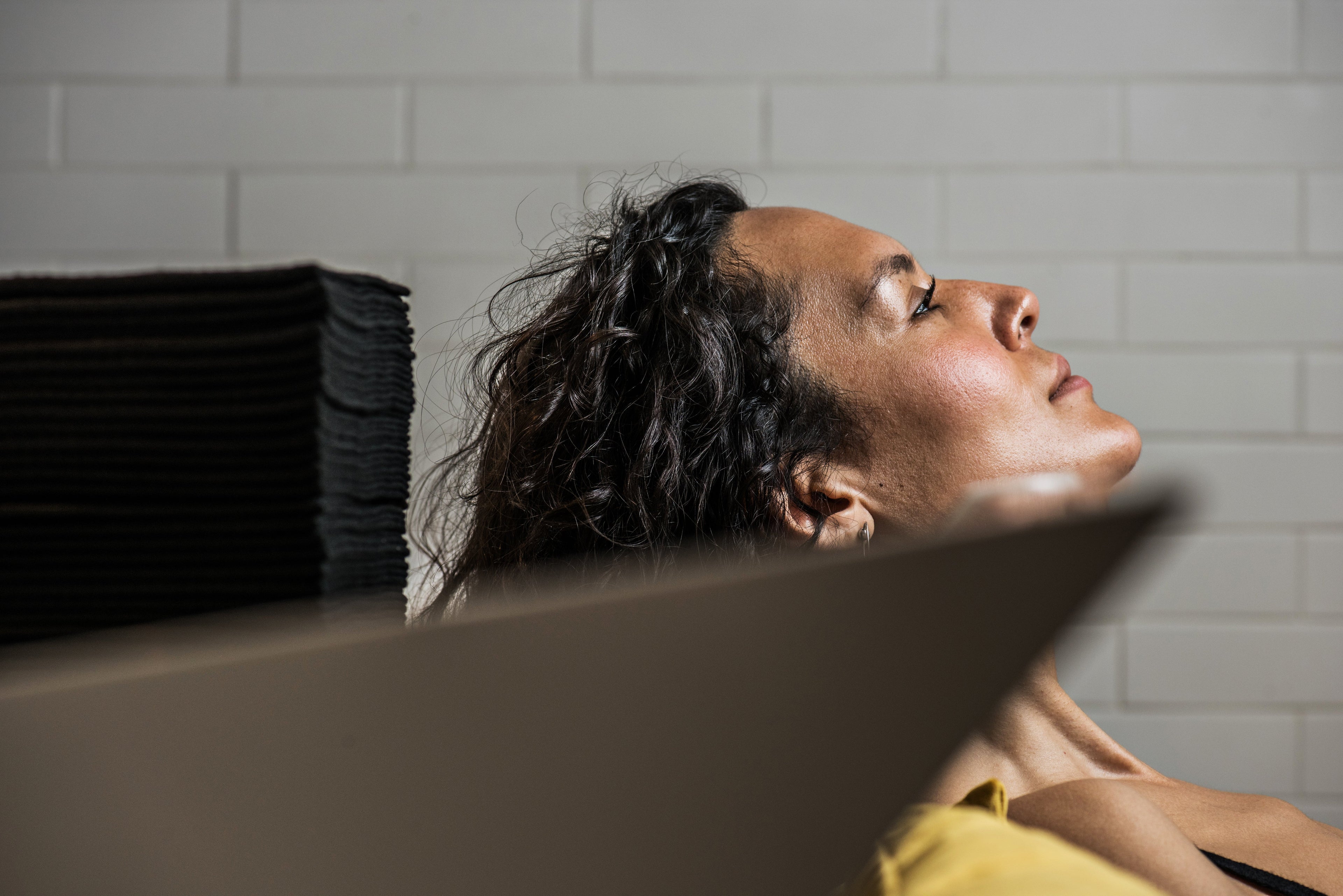 How to Dry Curly Hair Without Frizz: The Scrummi Method for Defined, Healthy Curls